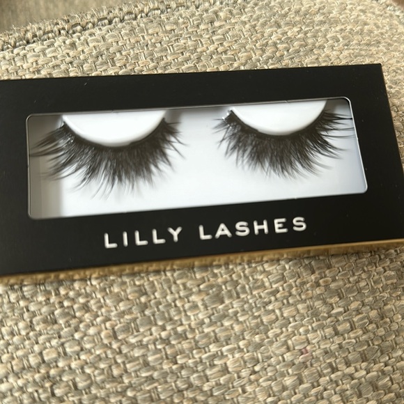Houston
$11.99
PREMIUM SYNTHETIC
Lily lashes - Picture 3 of 9